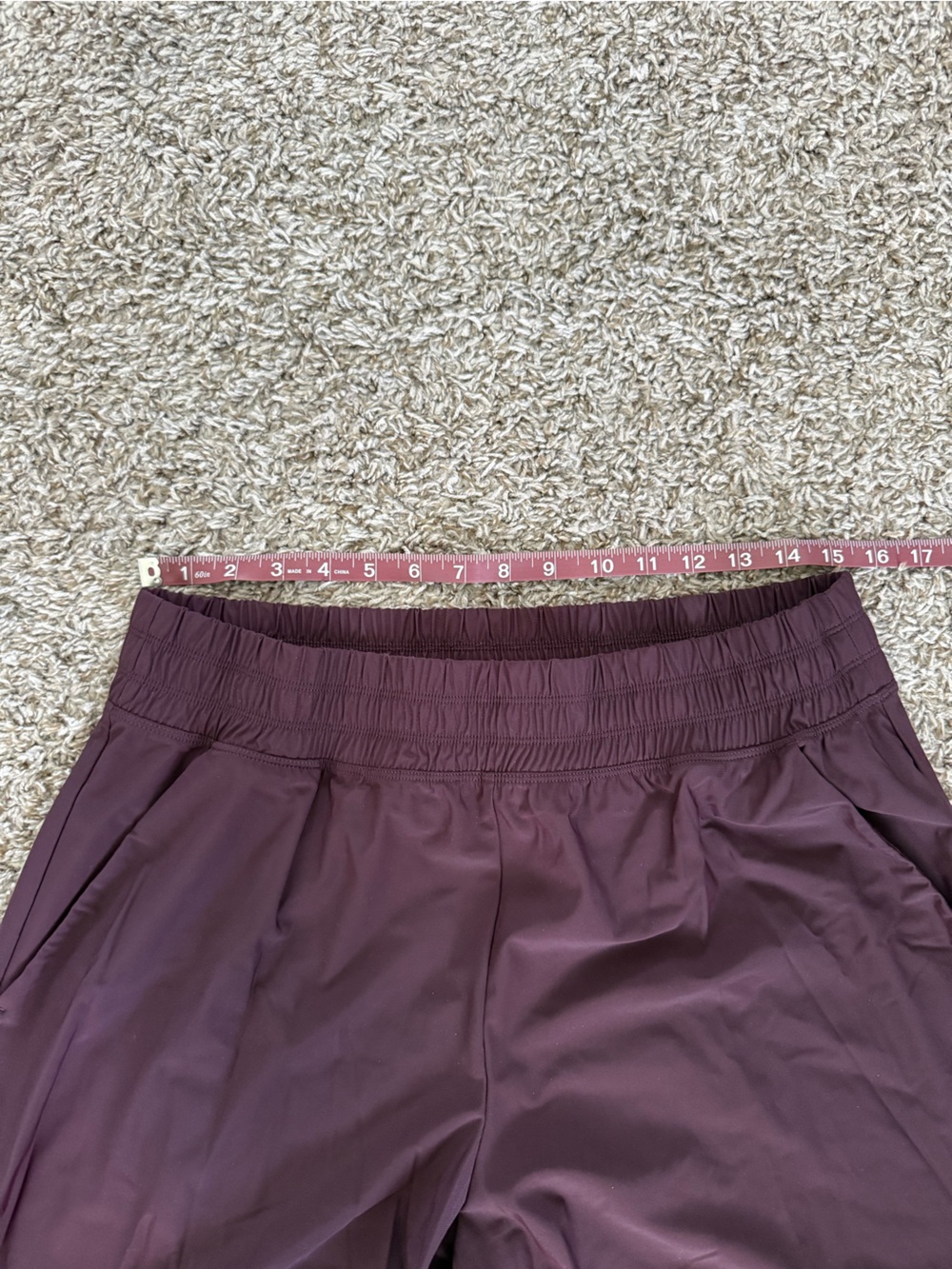 Old Navy Sleektech Barrel Leg Pant - Picture 4 of 8